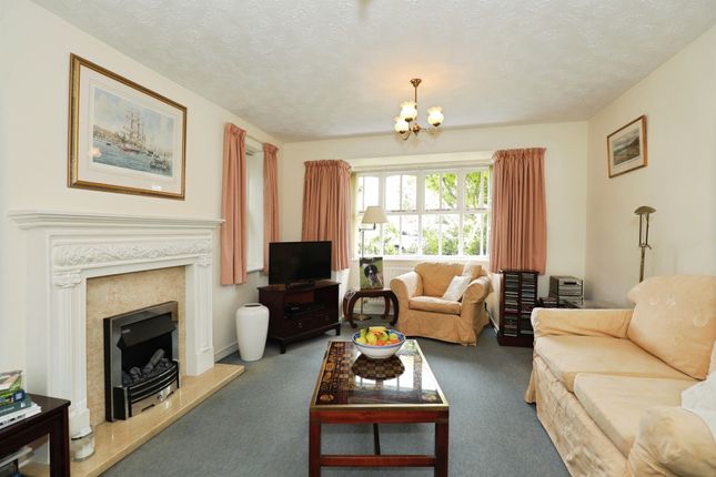 2, Cedar Close, Northwich photo 4