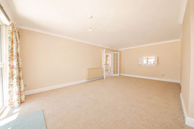 17 Meridian Court, Bagshot Road, Sunninghill photo 4