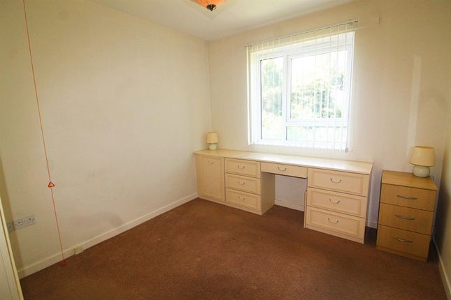 10 Highwood Court, Potters Lane, Barnet photo 5