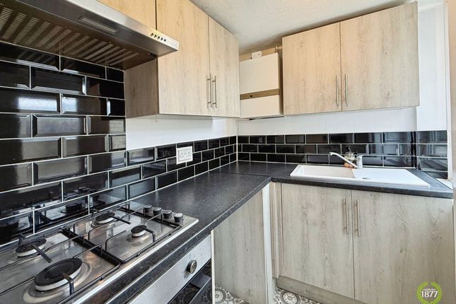 9 Milton Street, Burnley photo 3