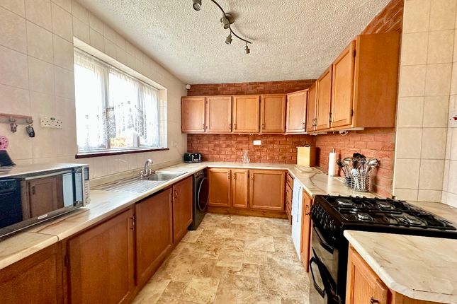114 Colne Drive, Romford photo 3