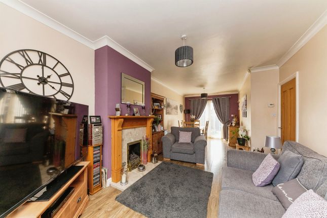 Terraced house for sale in Sherbrooke Avenue, Hull