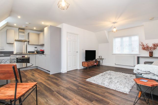 15, Orchard Drive, Bedford photo 4