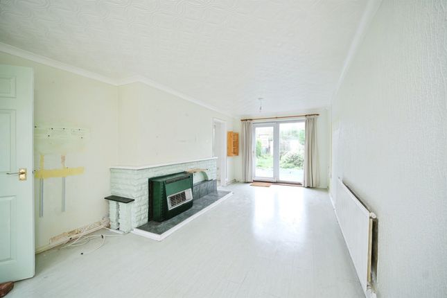 8, Aust Crescent, Chepstow photo 2