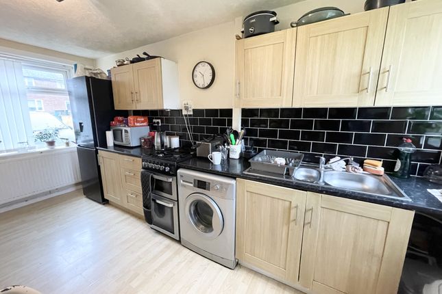Dinmore Avenue, Blackpool photo 3