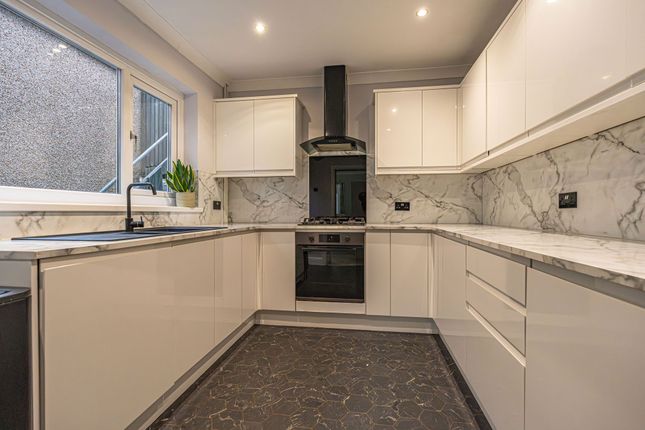 72 Hanbury Road, Pontypool photo 3
