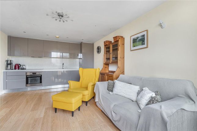 Flat 28, Kinnear Apts Chadwell Lane, London photo 3