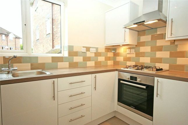Flat to rent in Millers Rise, St. Albans, Hertfordshire