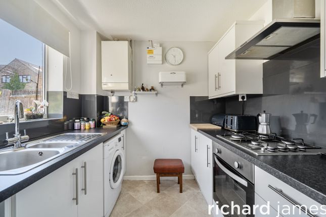 22, Westbury Park, Royal Wootton Bassett photo 3