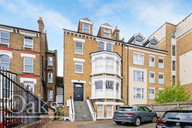 Flat for sale in Trinity Rise, London