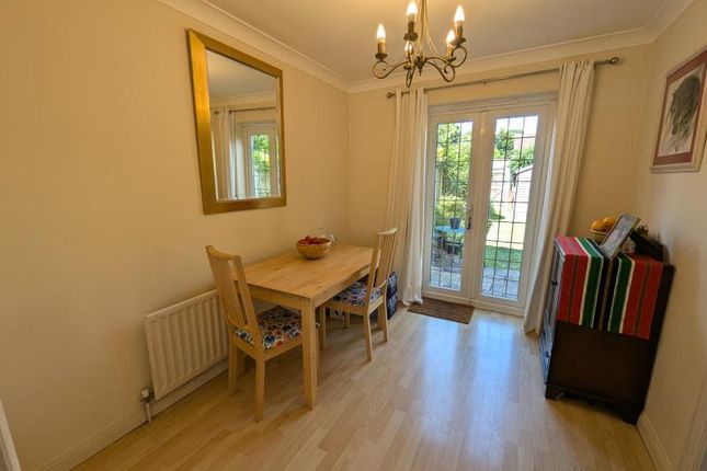 23, Lorne Gardens, Woking photo 5