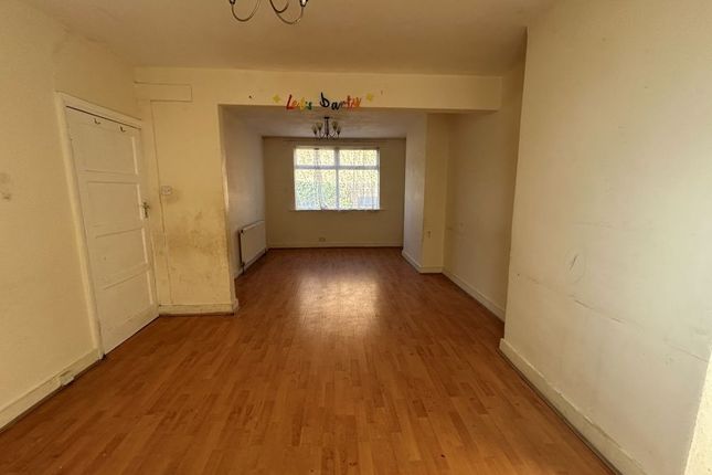 61, WOOLMER ROAD, EDMONTON photo 3