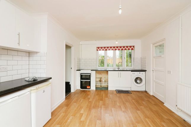 10, Fordwich Road, Welwyn Garden City photo 2