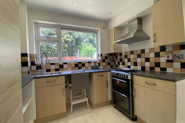 52, Fieldhead Crescent, Batley photo 2
