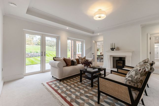 Whitebines, Arkell Lane, Frensham, Farnham photo 2