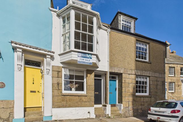 4Â Bedroom Mid Terraced House For Sale