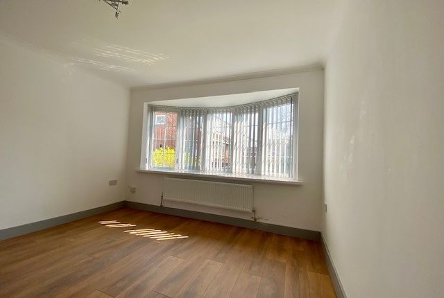 60, CARDIFF photo 4