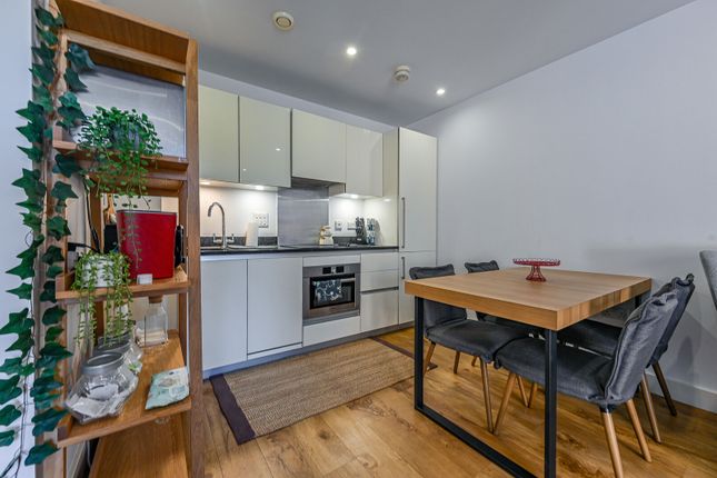 Meadowside, Kidbrooke photo 4
