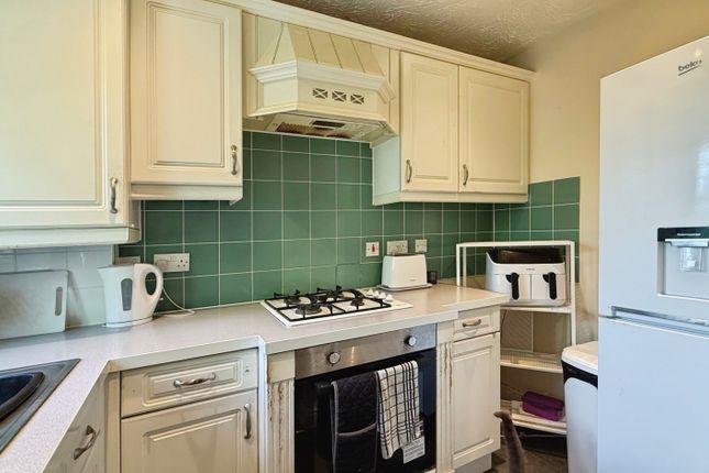 12, Cleveland Way, Westbury photo 3
