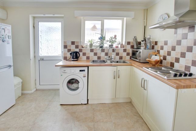 27, St. Peters Road, March photo 4