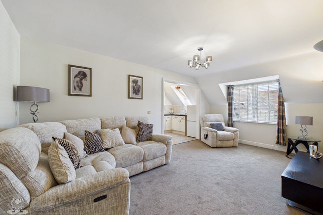 29, BARTON MEWS, BURTON-ON-TRENT photo 3