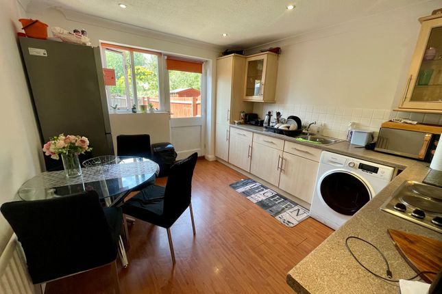 66, Peterborough photo 2