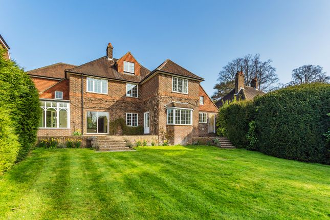 Detached house to rent in Ref: Se - Raglan Road, Reigate