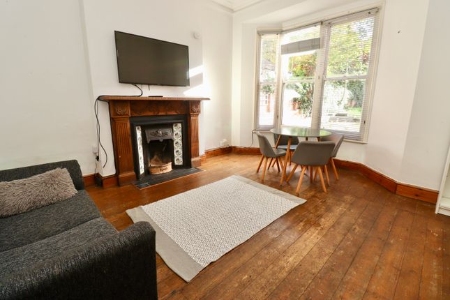 6, Ashlin Grove, Lincoln photo 4