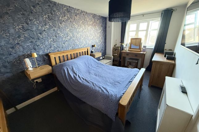 44, Rollesby Gardens, St. Helens photo 5