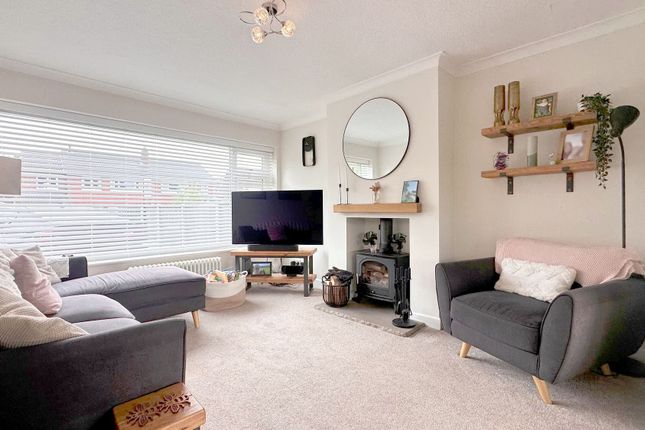 14 Chestnut Drive, Stockport photo 2