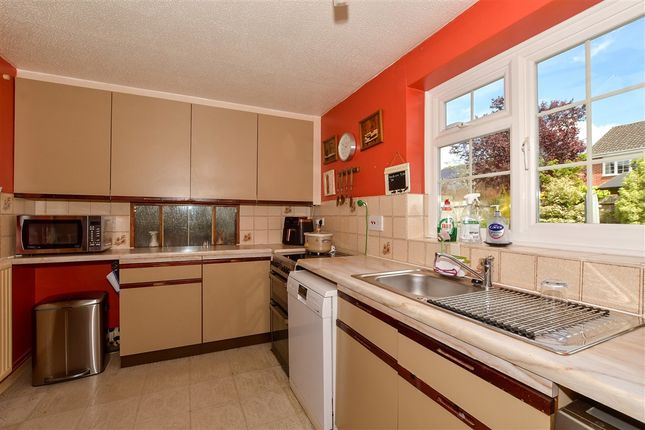 Grange Way Southwater, Horsham photo 3