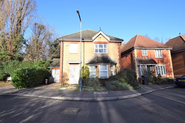 Thumbnail Property to rent in St. James Gardens, Romford