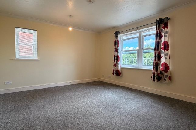 4 Waterslade, Elm Road, Redhill photo 4