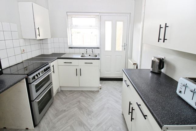 25, Skipwith Close, Hull photo 4