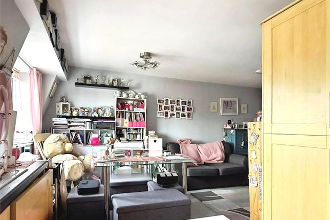 Flat 15, Portland House,, High Street, Kent photo 5