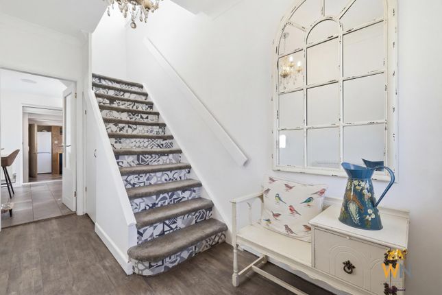 12, Beech Avenue, Brentwood photo 2