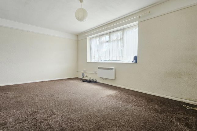 9 Brunel House, Keith Road, Hayes photo 5