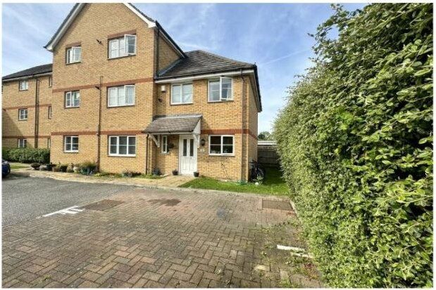 Thumbnail Property to rent in Whitmore Way, Basildon