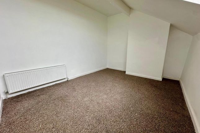 43, LEEDS photo 4