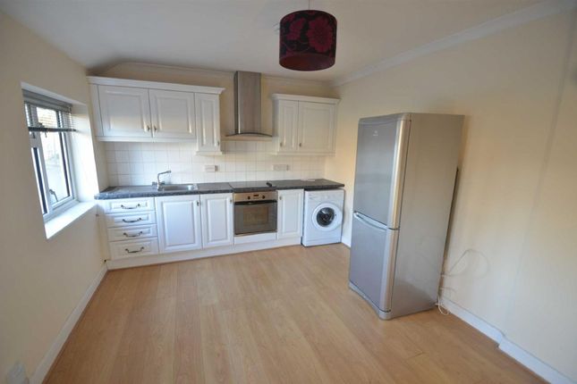65a Whomerley Road, Stevenage photo 2