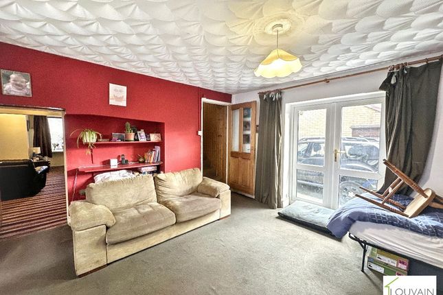 21 Price Street, Tredegar photo 3
