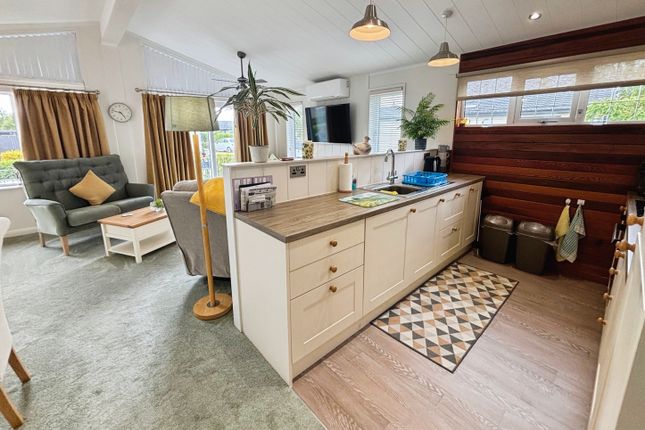 8, Bay Willow Road, Burton Waters photo 4