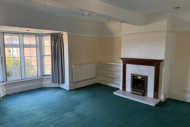 Flat 4, Westfield House, 80 Westgate, Chichester photo 4