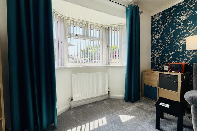31, Garden Village, Leeds photo 4