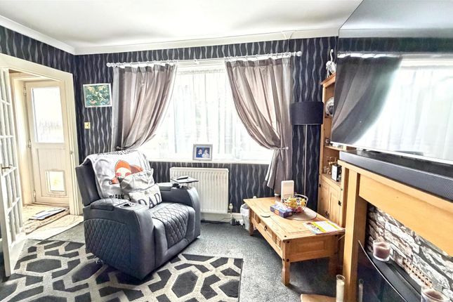 8, Livingshayes Road, Exeter photo 3
