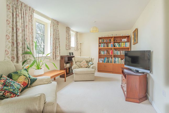Lewsey Court,33, London Road, Tetbury photo 3