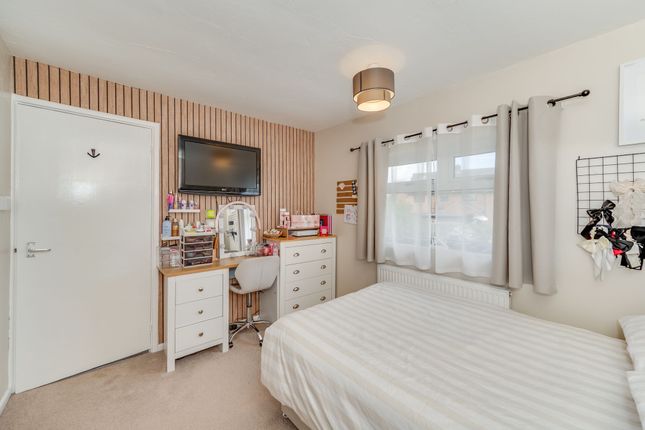 16 Lupton Crescent, Sheffield photo 3