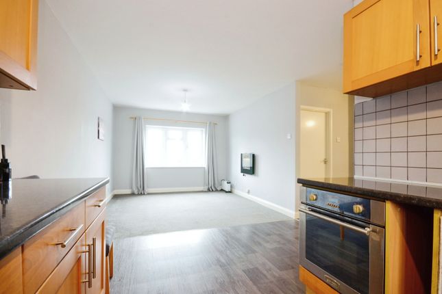 Flat for sale in High Street South, Dunstable