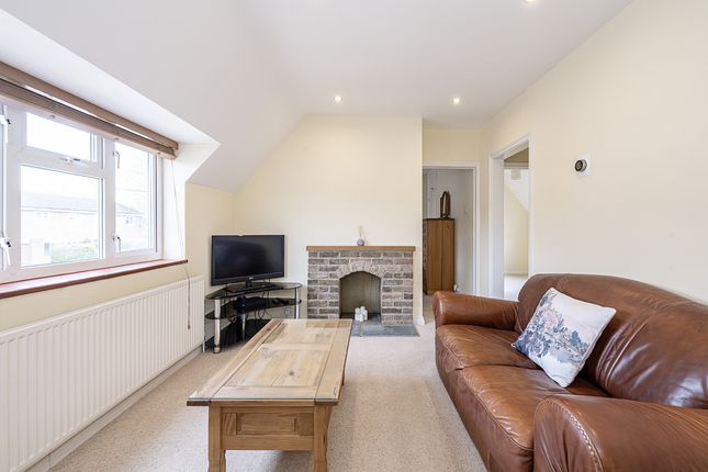 48, Brays Meadow, Amersham photo 3