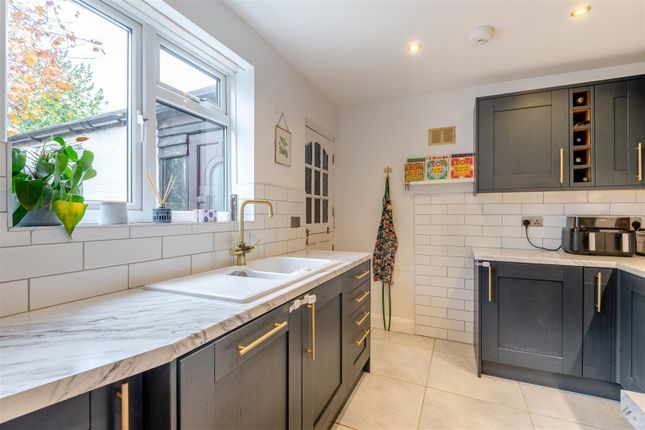 5, Court Broomes, Maidstone photo 4